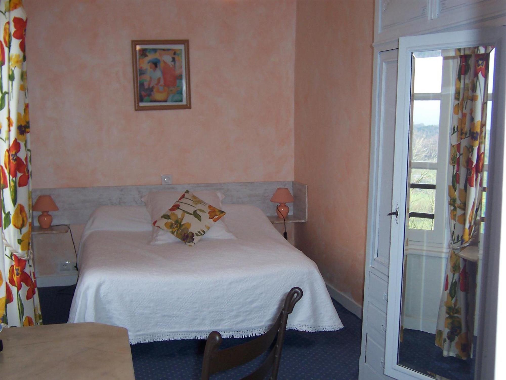 Auberge Hotel De Tournemire - Cantal Exterior photo