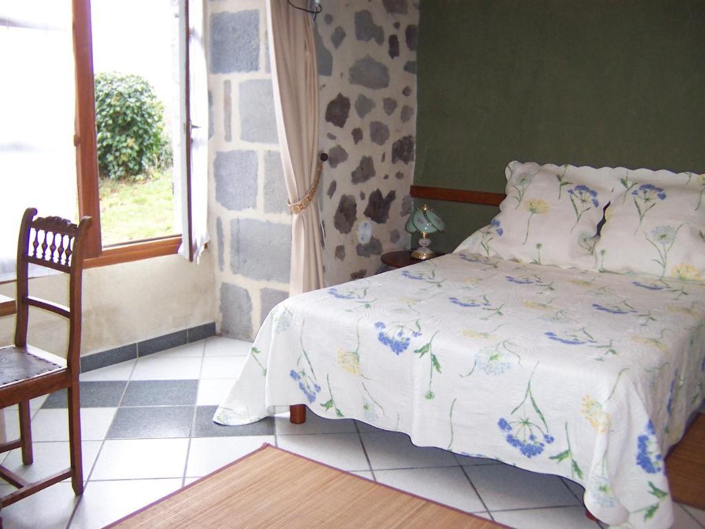 Auberge Hotel De Tournemire - Cantal Room photo