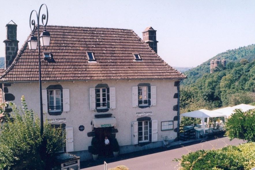 Auberge Hotel De Tournemire - Cantal Exterior photo
